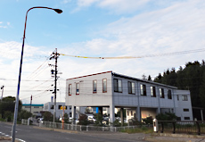 道路向かいより