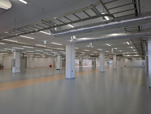 社屋内2